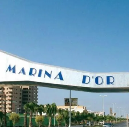 Marina Trebol Playa アパート *
